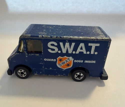 Vintage 1976 Hot Wheels S.W.A.T. Van Guard Dogs Inside Scene Machines