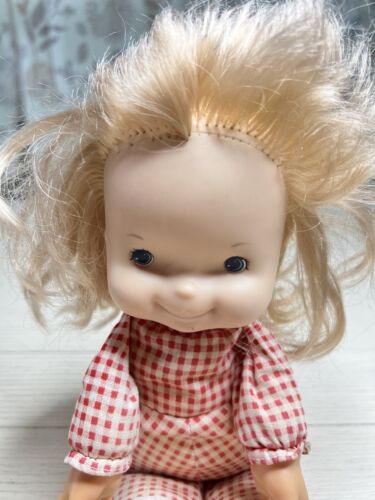 Muñeca bebé Fisher Price 1973 vintage “Mary” pelo rubio 13” - Imagen 2 de 5