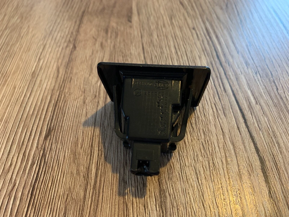 Mercedes W117 W156 W166 W172 W204 W205 W253 W293 Rear License Plate Light Lamp - Image 3 of 4