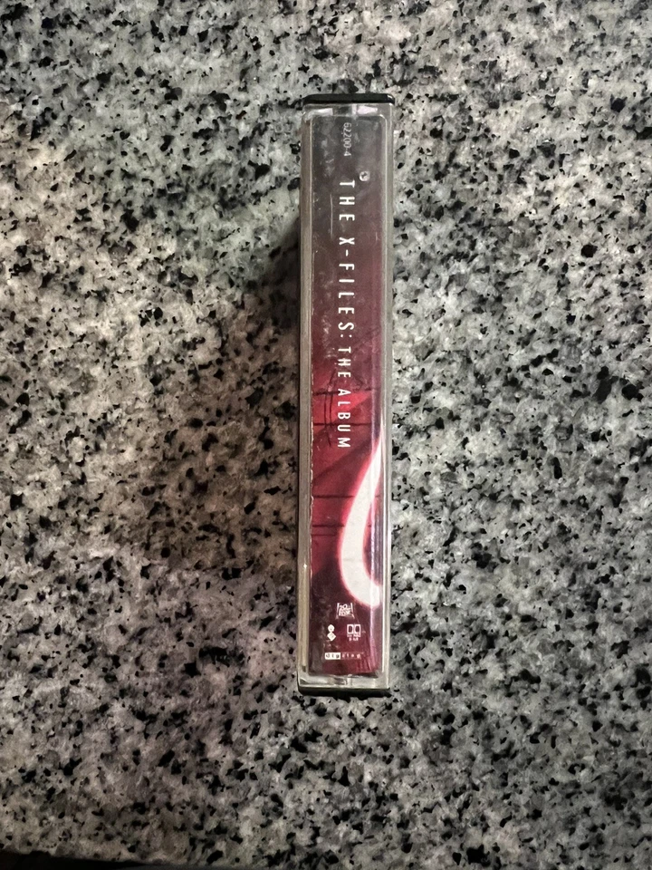 Rare 1998 X-Files The Album Fight The Future Foo Fighters Ween Bjork X The Cure - Image 2 of 4