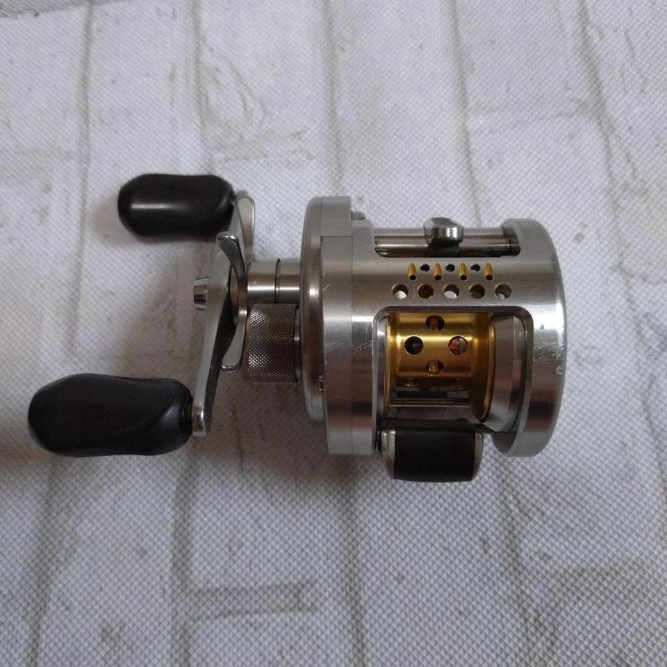 Shimano 03 Calcutta Conquest DC 201 Left Hand Baitcasting Reel Japan  Free Ship - Image 2 of 4