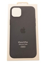 C6. Apple Silicone Case with MagSafe for iPhone 14 Plus - Midnight