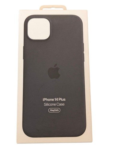 C6. Apple Silicone Case with MagSafe for iPhone 14 Plus - Midnight