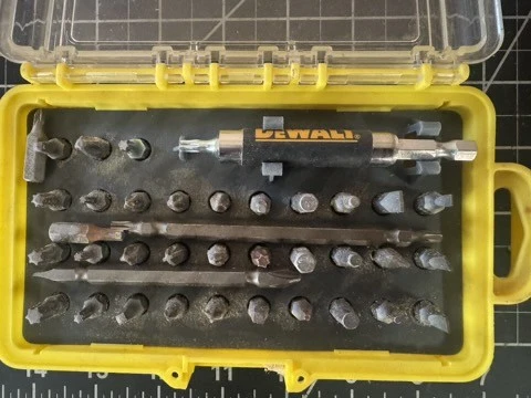 Lote de 3 conjuntos de bits – Dewalt 21 peças, conjunto inicial de 5 peças e kit de acessórios Workforce 34 peças - Imagem 2 de 4