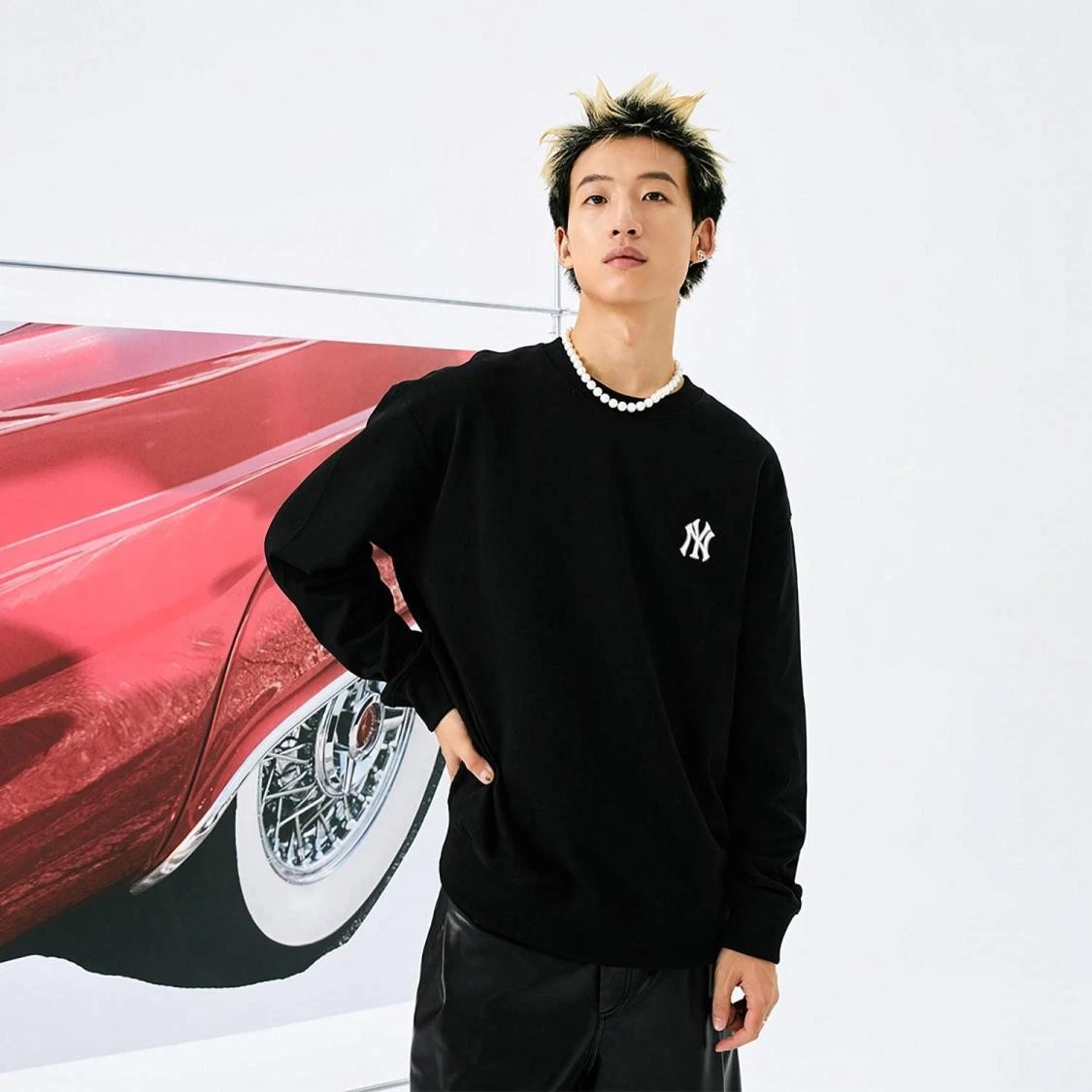 Solid Color Large Logo Printed Long Sleeve Sweatshirt Unisex Black