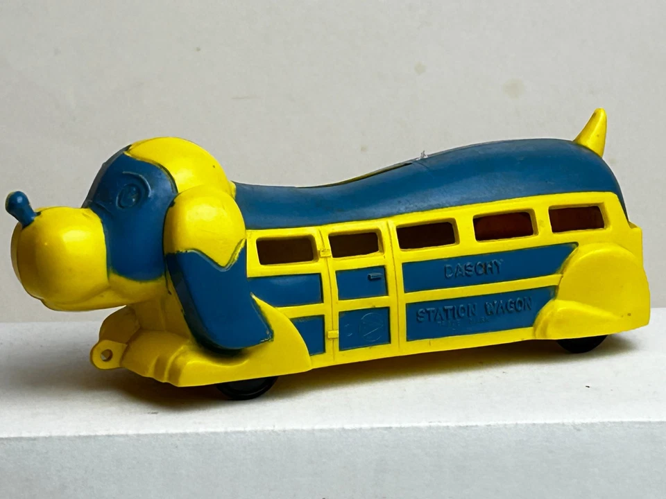 Pyro Bank "Daschy Dog Woodie Station Wagon, Nice Original, Read - Image 2 of 4