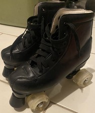 Black Quad Roller Skates with LED Light-Up Wheels   Size EU 40 / US Women  s 9