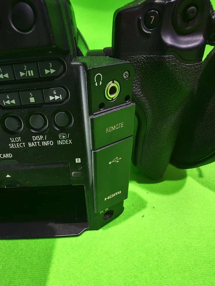 Canon  EOS C100 Cinema Camera with Dual Pixel CMOS AF - Image 3 of 4