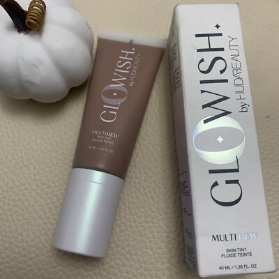HUDA BEAUTY GLOWISH Bright Light Hydrating Sheer Concealer - 10 Deep Tan