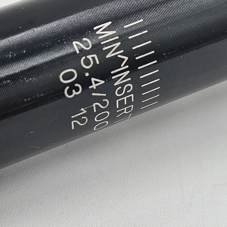 Tija de sillín de aleación FSA ligeramente usada, 25,4 mm x 200 mm, MTB, sin retroceso, negra, 2012 Foto 3 de 4