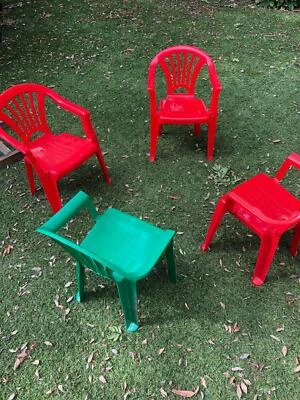 kids plastic lawn chair