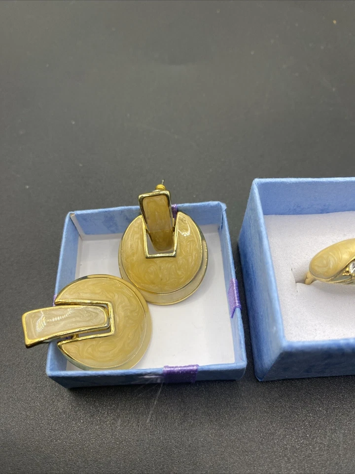 Conjunto de anillos y pendientes vintage esmaltados champán tono oro brillante Foto 2 de 4