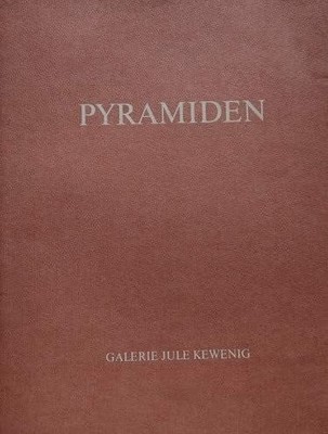 Pyramiden Buch Galerie Jule Kewenig