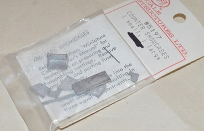 Scale Structures 5197 HO Scale Counter Showcase 1 Large & 1 Small Metal Kit
