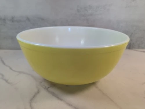 Vintage Pyrex 404 Yellow Primary Color Nesting Mixing Bowl 4 qt USA