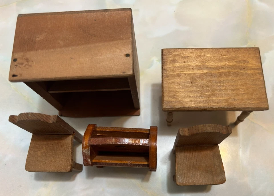 Antiguo juego de sala/comedor Strombecker 1938 casa de muñecas miniatura estantería etc. Foto 3 de 4