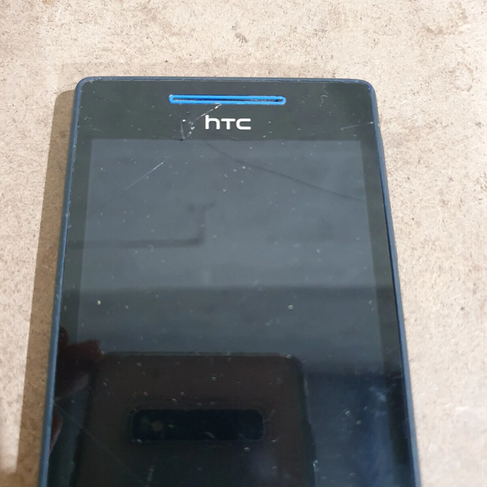 HTC Windows Phone 8S 4" Touchscreen USB Bluetooth 5MP 4GB Smartphone - For Parts - Image 2 of 4