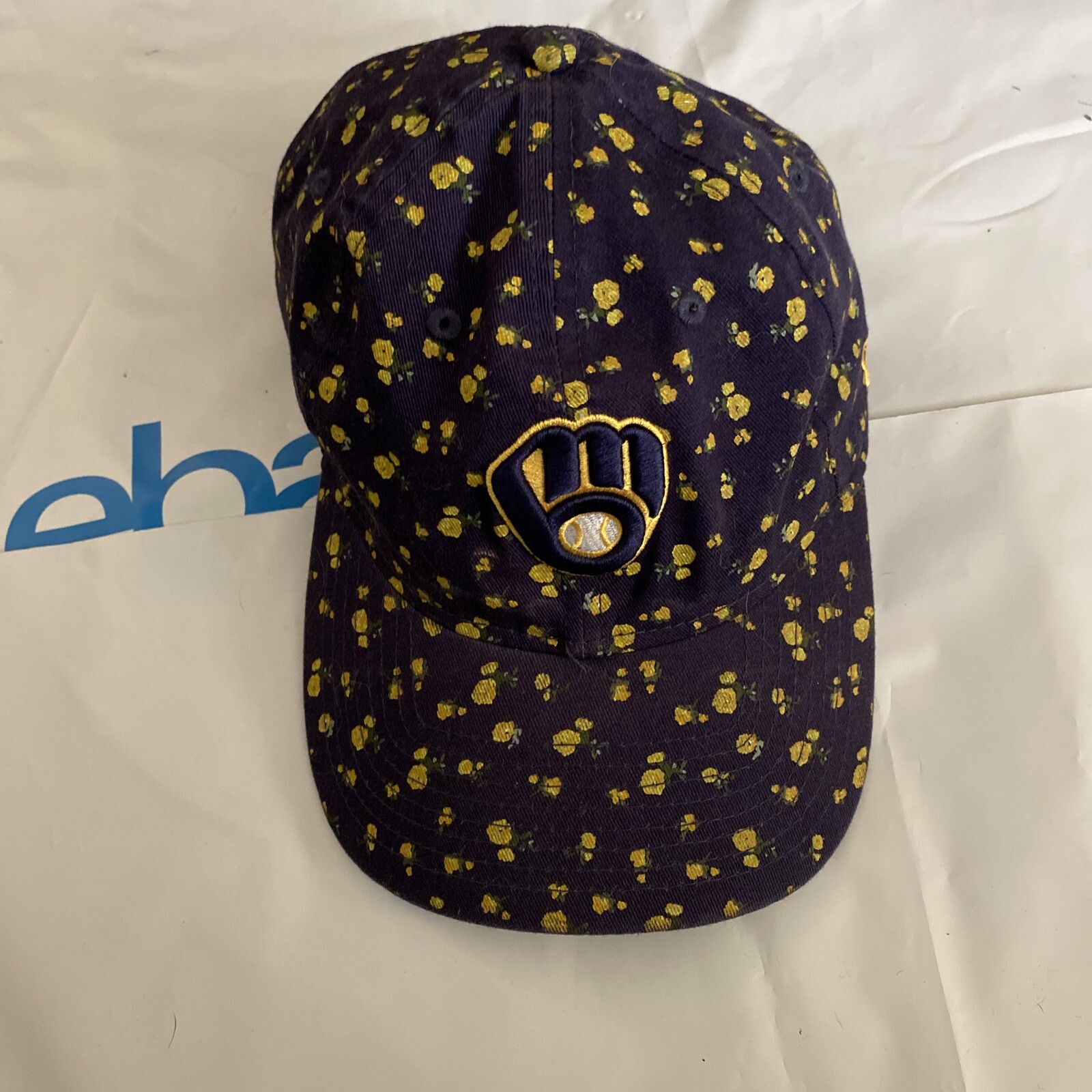 Men's Milwaukee Brewers MLB Adjustable Flower Print Hat by New Era