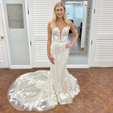 Elegant Mermaid Wedding Dresses Lace Applique Strapless V-neck Bridal Gowns