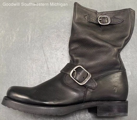 Botas femininas Frye biqueira redonda Veronica couro curto fivela preto tamanho EUA 7,5 M - Imagem 3 de 4