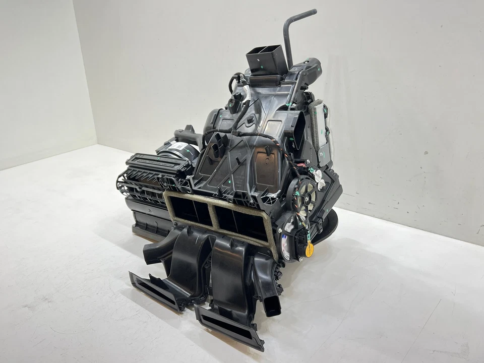 2018 - 2024 GMC TERRAIN HVAC A/C CLIMATE HEATER BLOWER HOUSING BOX OEM 84674480 - Image 4 of 4