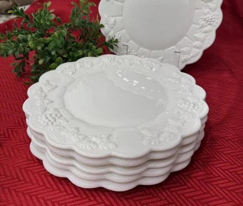 6 Vintage Westmoreland Paneled Grape Milk Glass Dinner Plates 10.5" Free Ship