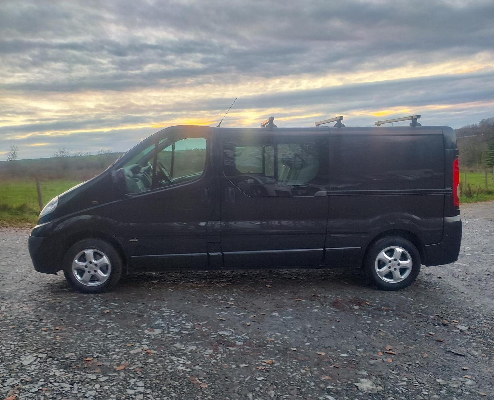 2014 VAUXHALL VIVARO FACTORY CREW CAB VAN 6 SEATER LWB WARRANTY NEW MOT