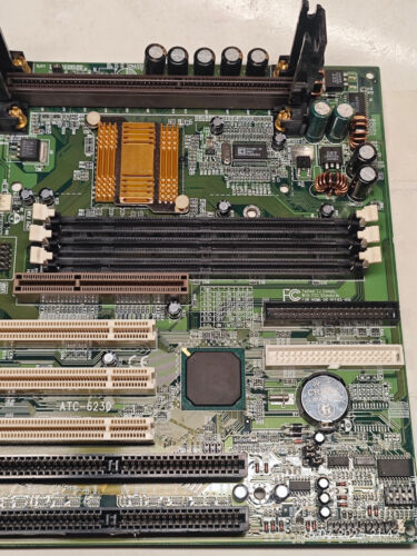 SLOT 1 AT A-Trend ATC-6230 *Coppermine* Motherboard, CPU & 256 MB RAM + Bonus - Picture 3 of 13