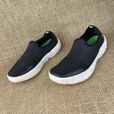 Women’s Oofos Oomg Eezee Low Black White Recovery Shoes Size 9.5