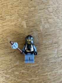 LEGO 8823 Knight's Kingdom Mistlands Tower 90% Complete w/ ALL MINIFIGS