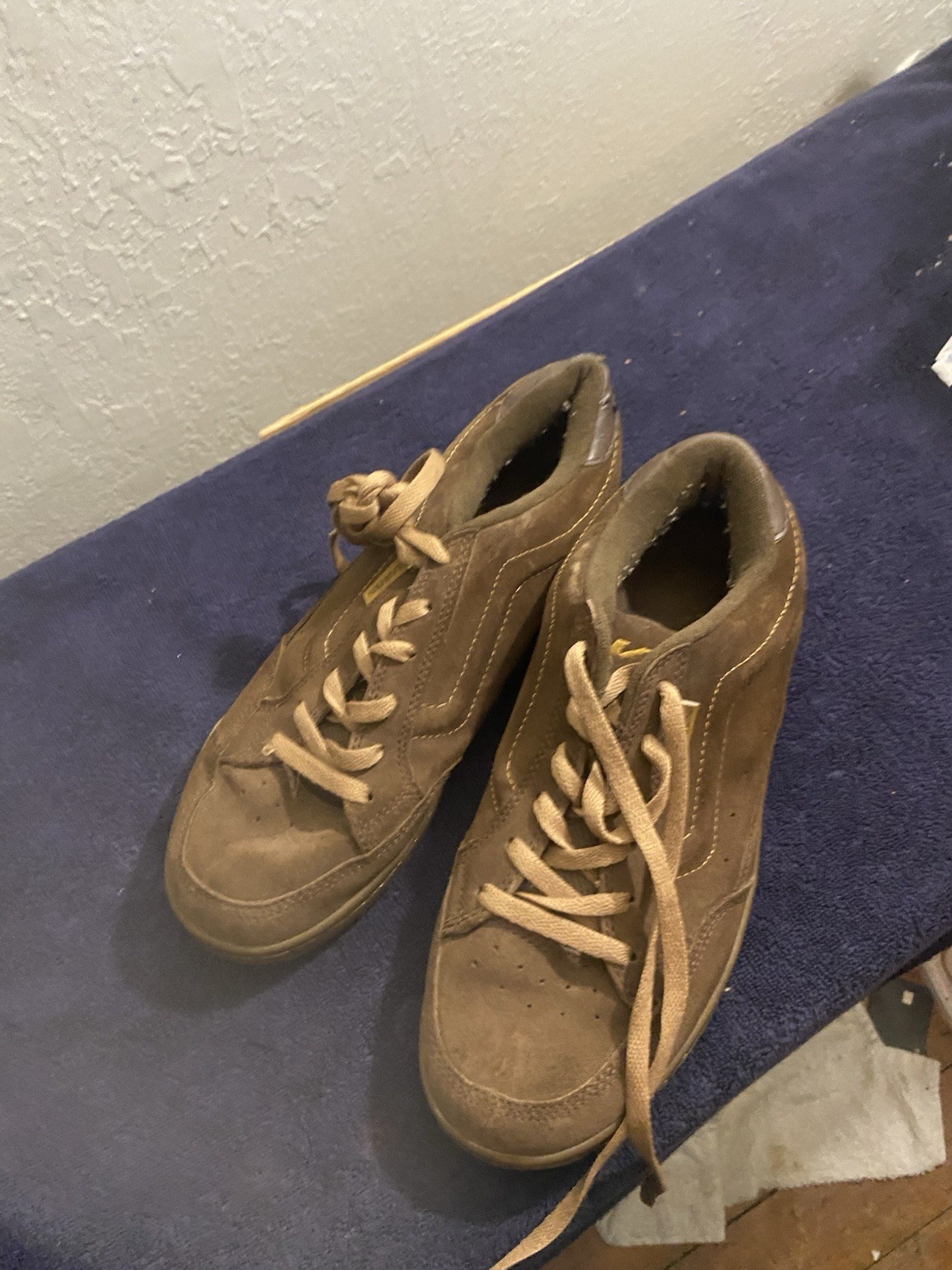 Nice Vons Shoes Brown - image 1