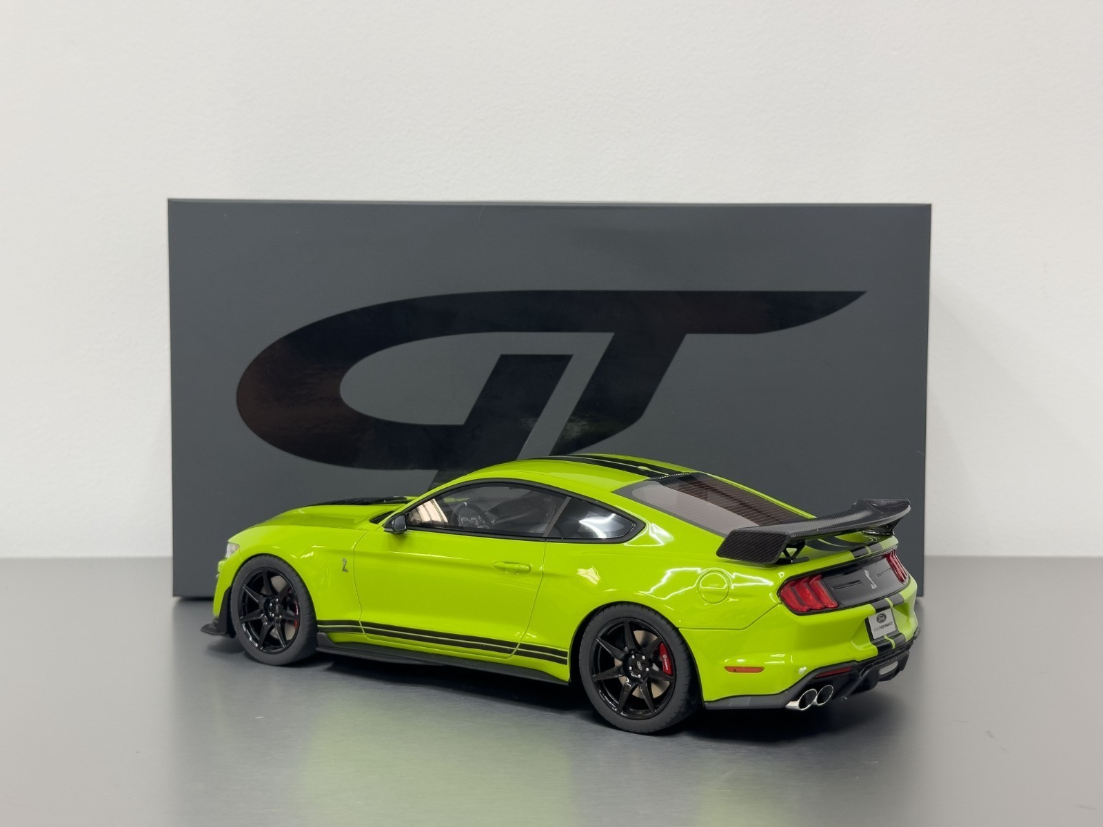 Ford Shelby Mustang GT500 GT Spirit GT803 voiture miniature de collection 1:18