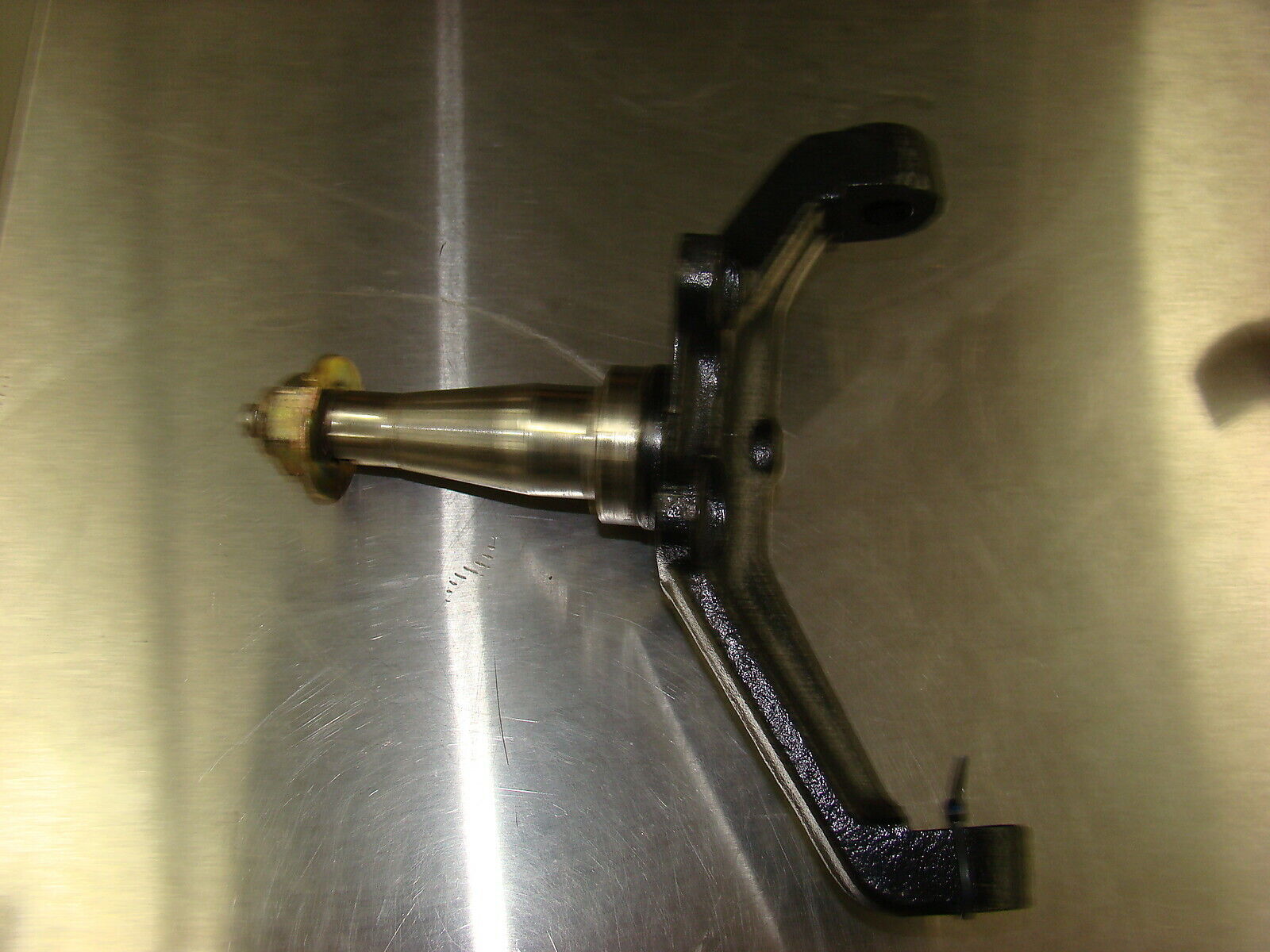 79-86 Maserati Quattroporte III Q3 Left Front Spindle with Spindle Nut