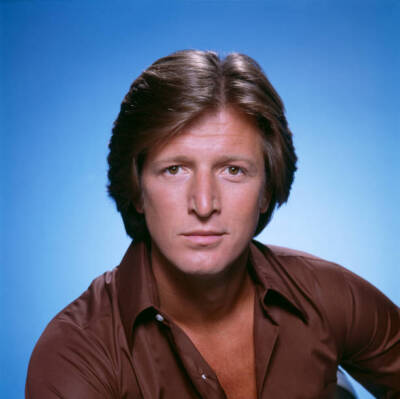 Gary Sandy stars as radio program director Andy Travis on WKRP in - Old Photo 1