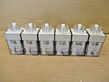 Allen-Bradley Lot of 2 PCS 700-HN101 Series D 700-HA33A1 Series D 46299HAT