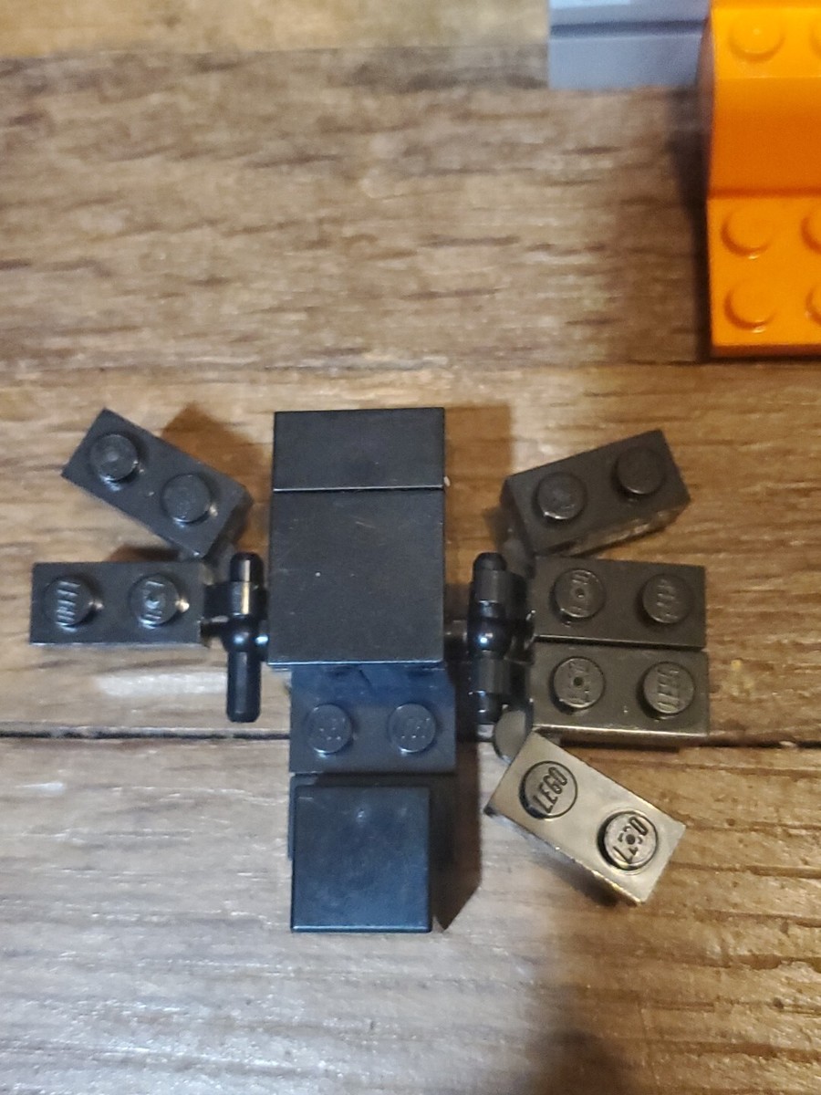 LEGO Minecraft #21113 The Cave Set Moslty Complete with Directions