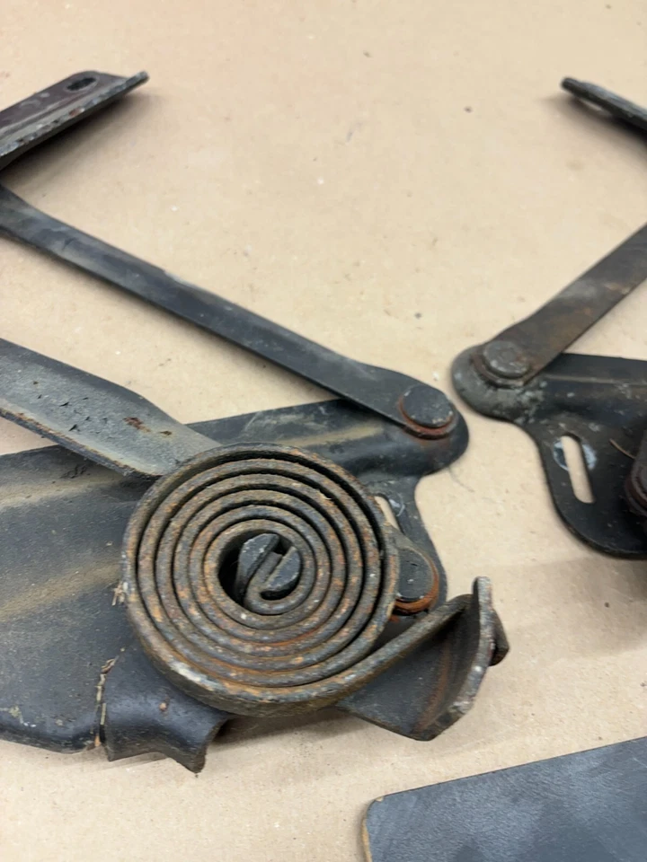 79 80 81 82 83 1993 1992 Dodge Ram D150 W150 1978 primera generación camión capó bisagras oe Foto 3 de 4