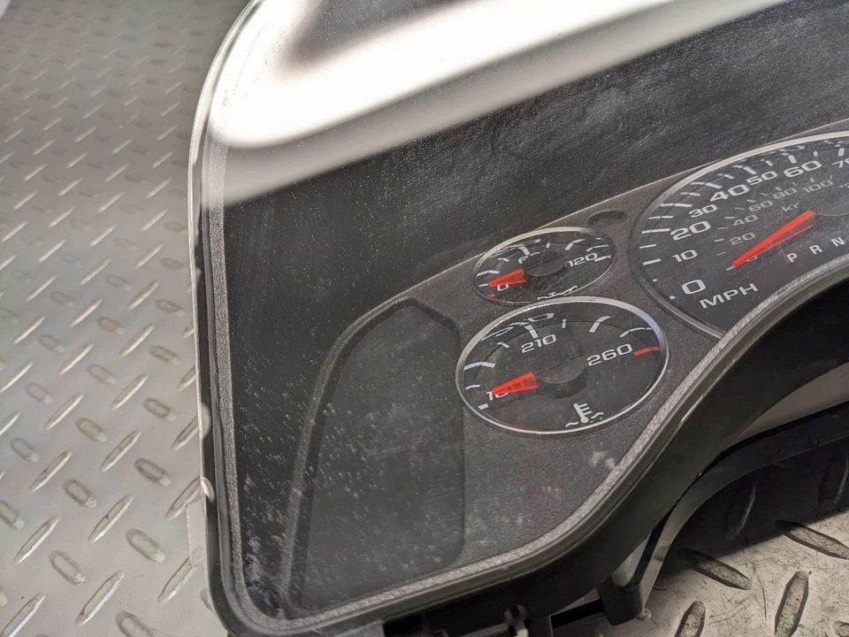 Speedometer MPH ID 84688155 Fits 21 EXPRESS 2500 VAN 1153729 - Image 4 of 4