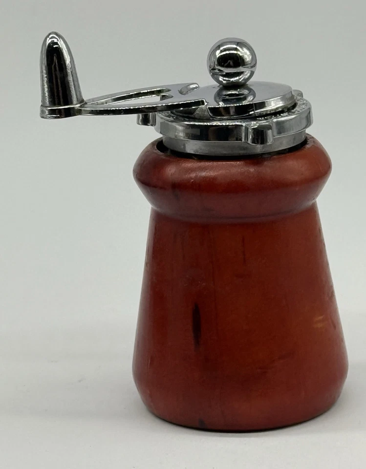 Molinillo ajustable de madera de cerezo y metal original William Bounds de colección Foto 3 de 4