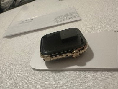 Apple Watch Series 7, 45mm, Cellular, Edelstahlgehäuse Gold- Wie Neu