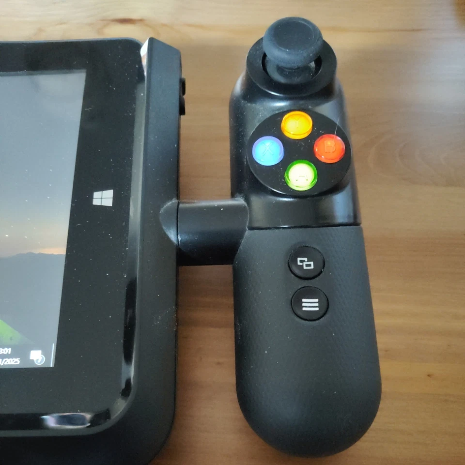Linx Vision 8" Tablet with Xbox Controller - Black Great Condition - Image 2 of 4