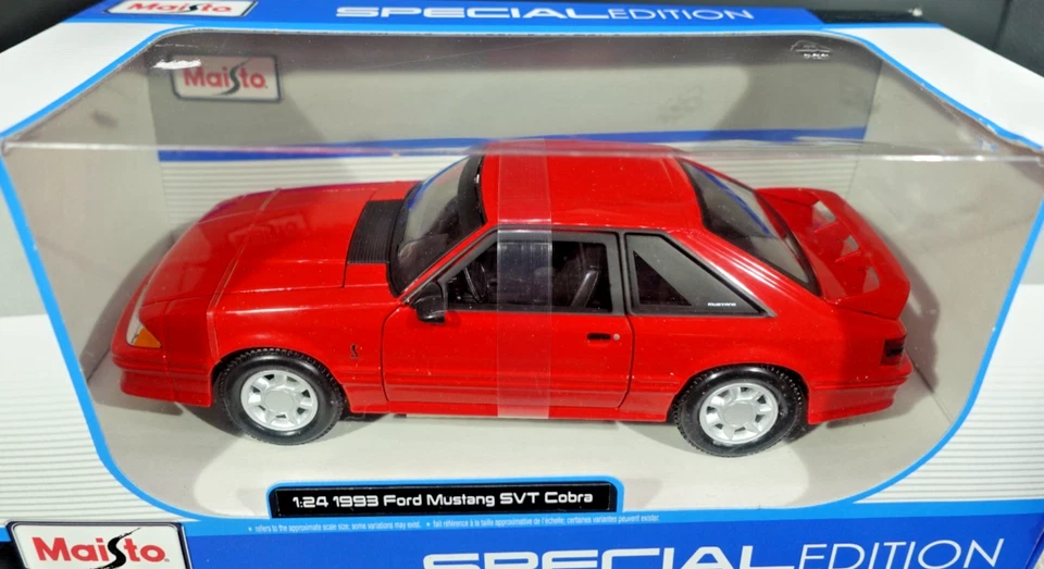Maisto 1995 Ford Mustang SVT Cobra 1/24 - Image 2 of 3