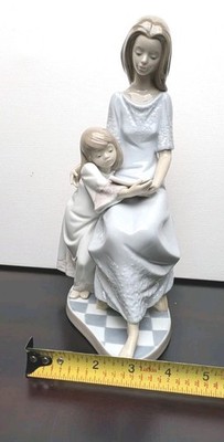 Lladro 5457 “Bedtime Story” Porcelain Figurine Mother & Daughter
