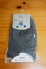 NEW Adult  Ballet Dance Yoga Gymnastics Slipper Shoes / Socks with toes