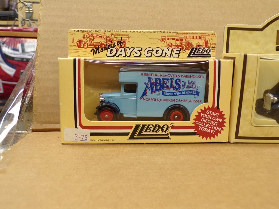 LLEDO DAYS GONE DG16 DENNIS PARCEL VAN LOT #4 - Image 2 of 4