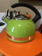 Kitchen aid 2.0 Quart Whistling Kettle In HTF Lime Green