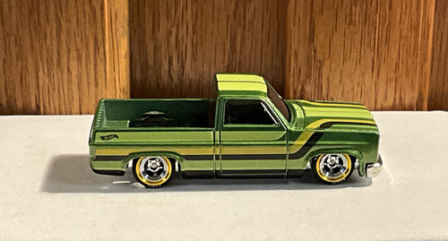 2022 Hot Wheels (‘83 Chevy Silverado) Custom Chase Style Real Riders..Wheel Swap - Picture 8 of 13