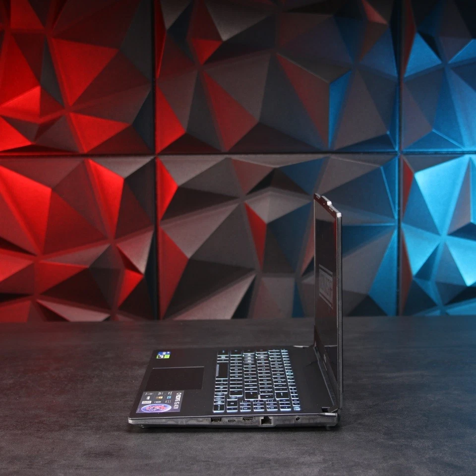 MSI Cyborg 15 Gaming Laptop // i5-13420H, RTX 4060, 16 GB RAM, 512 GB SSD - Bild 3 von 4