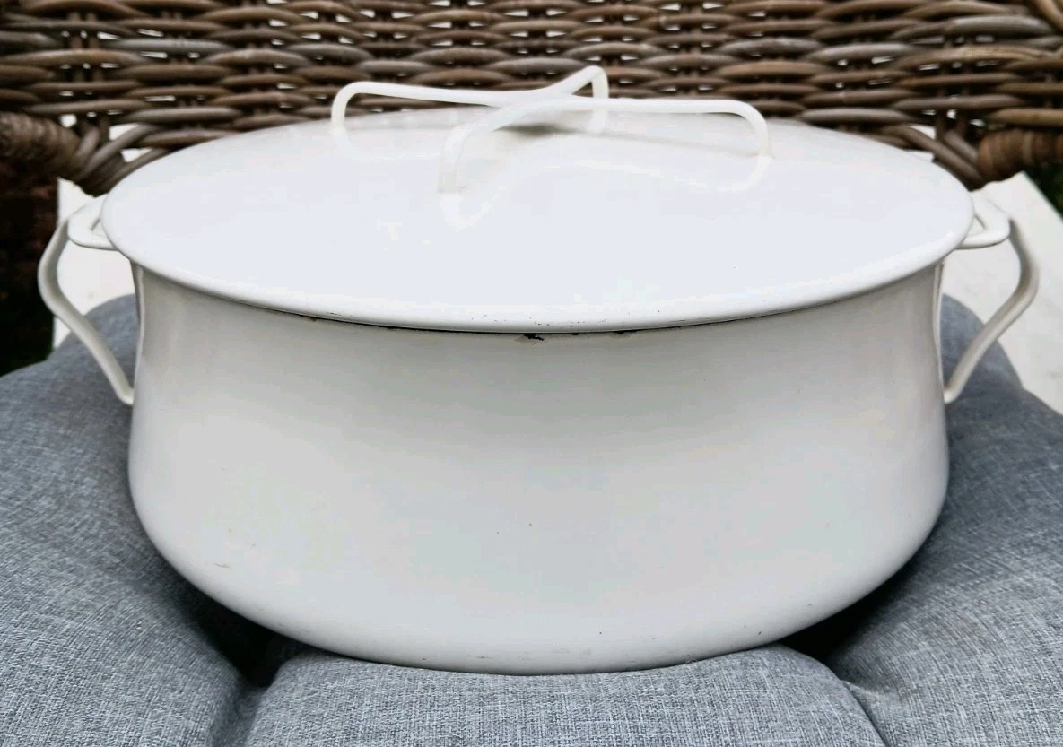 Dansk Kobenstyle Dutch Oven Enamelware 11.5" - White