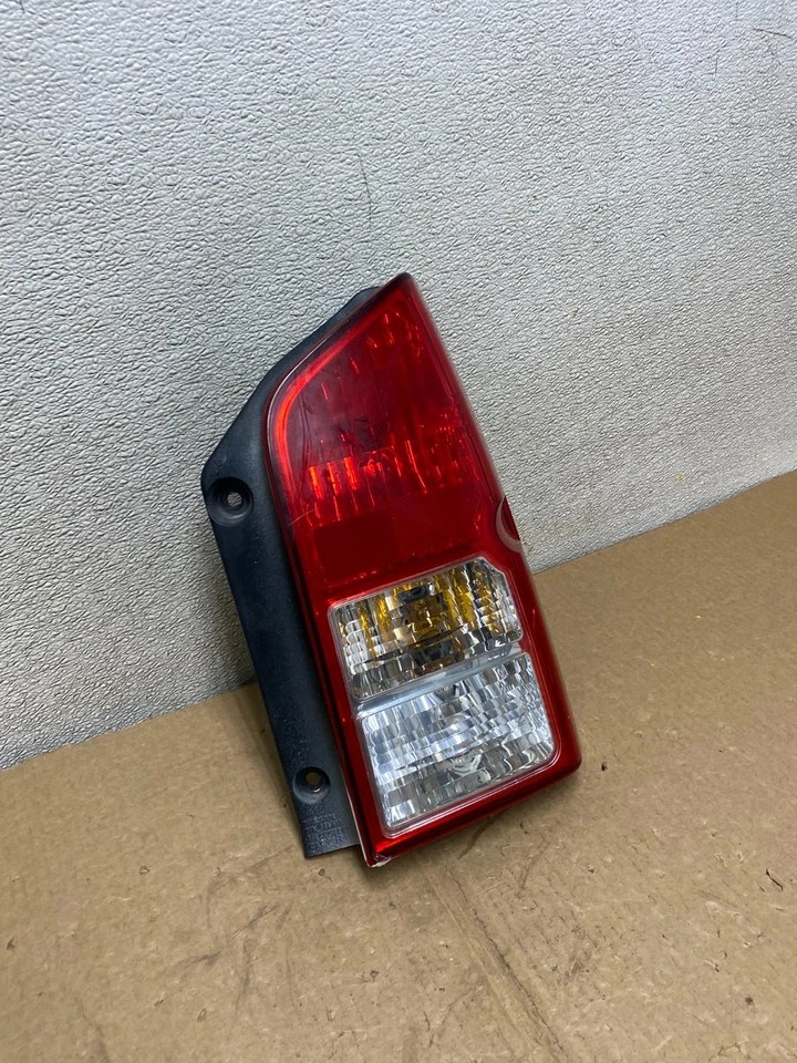 Luz trasera lateral derecha Nissan Pathfinder 2005 a 2012 pasajero OEM V1136 DW Foto 3 de 4